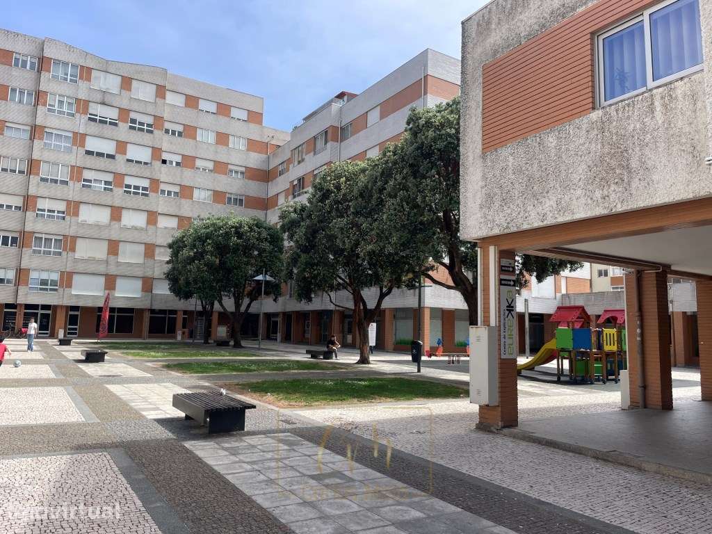 Apartamento T4 com garagem fechada no centro da Póvoa de Varzim - Grande imagem: 3/15