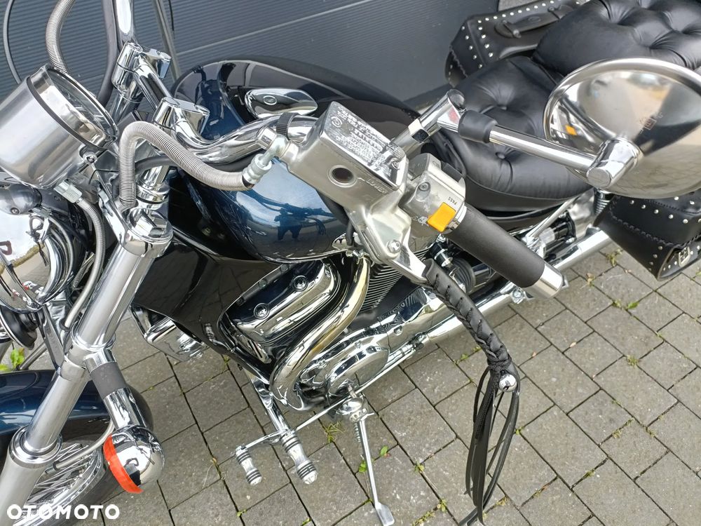 Suzuki Intruder - 19
