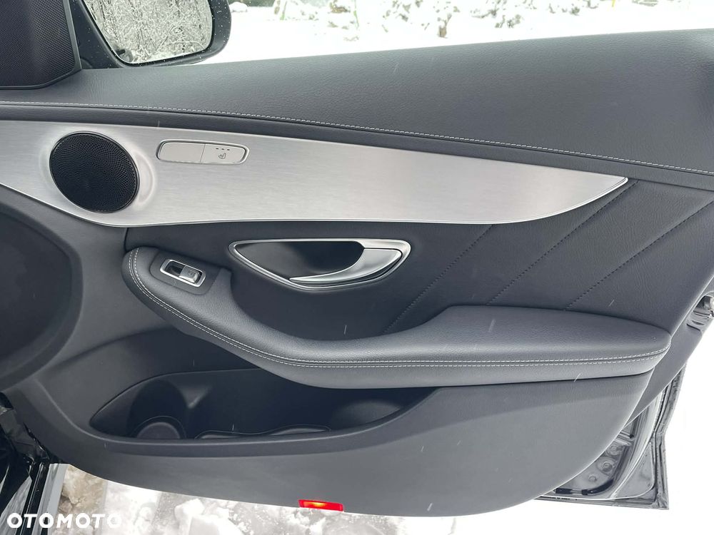 Mercedes-Benz Klasa C 200 4-Matic 7G-TRONIC - 29