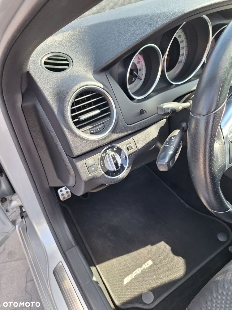 Mercedes-Benz Klasa C 250 CDI DPF BlueEFFICIENCY 7G-TRONIC Edition 1 - 2