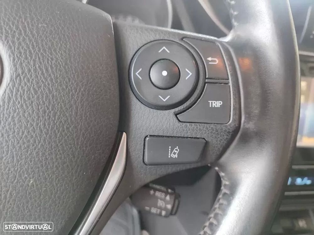 Toyota Auris Touring Sports 1.8 HSD Comfort+P.Sport - 26