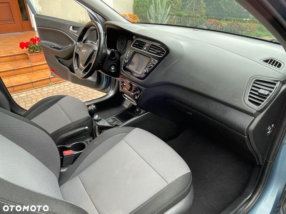 Hyundai i20 blue 1.2 Classic - 34