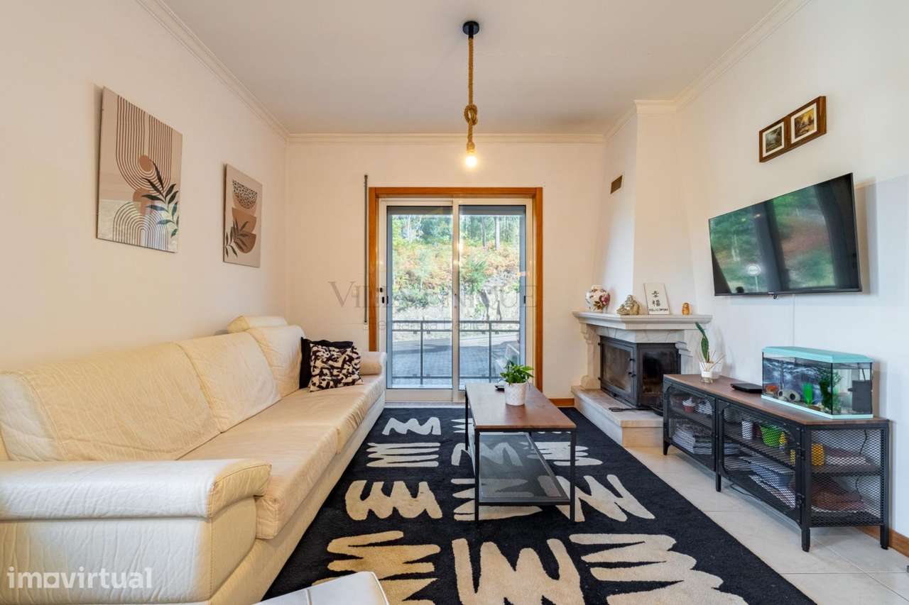 Apartamento T3 com Varanda e Garagem na cave para 2 carros em Fornos - Grande imagem: 3/30