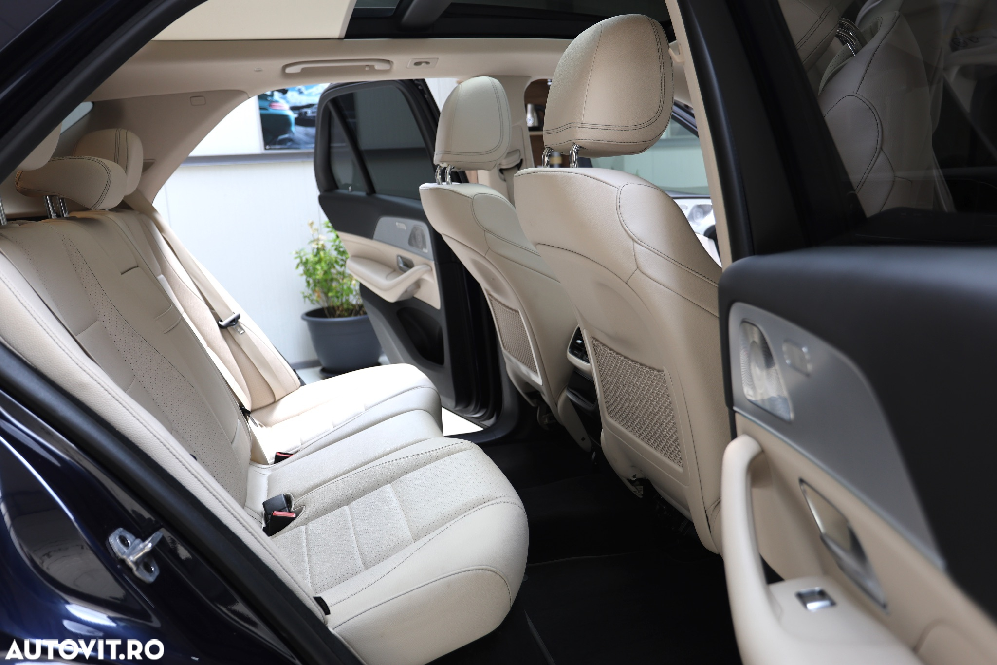 Mercedes-Benz GLE 350 e 4Matic 9G-TRONIC AMG Line - 9