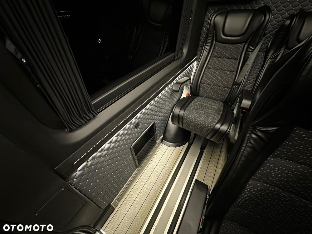 Mercedes-Benz Sprinter - 30