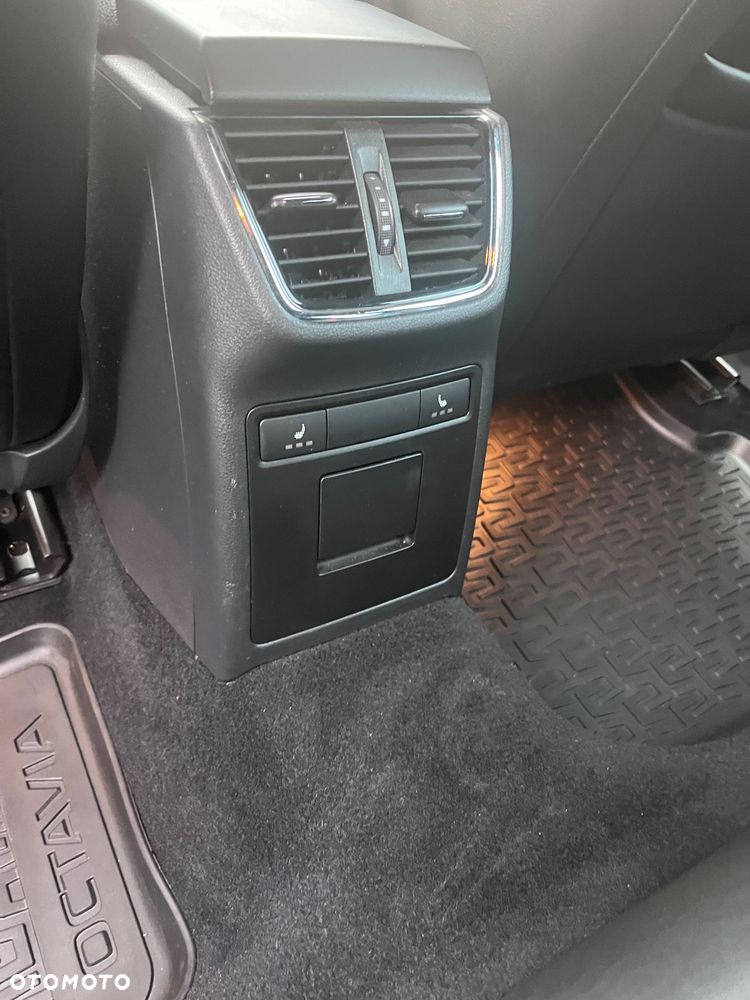 Skoda Octavia 2.0 TDI RS - 16