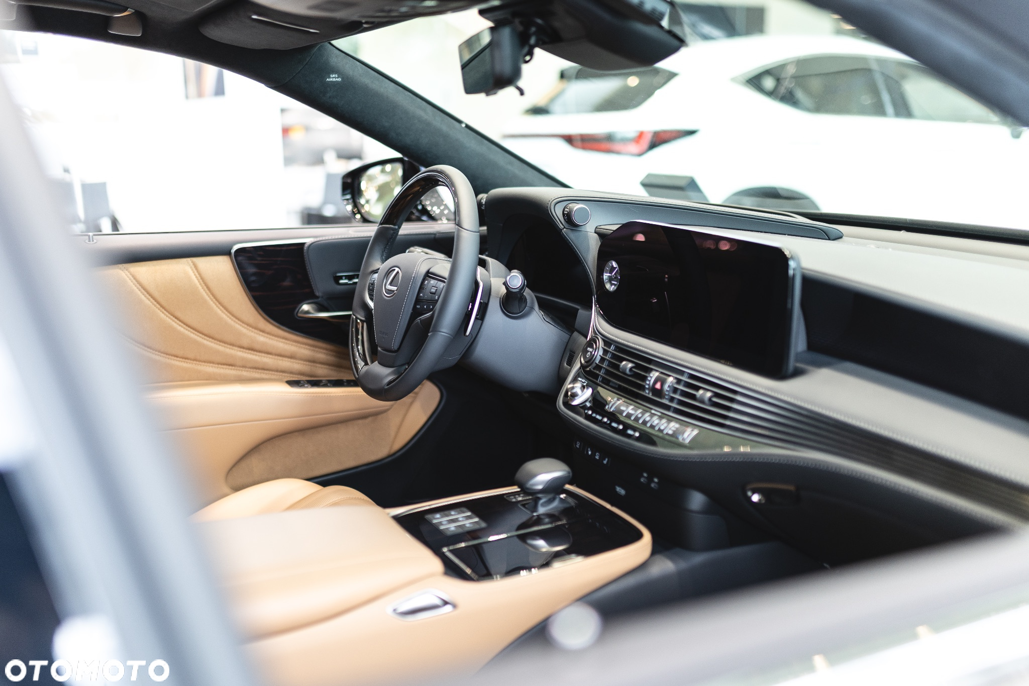 Lexus LS 500h Prestige AWD - 2