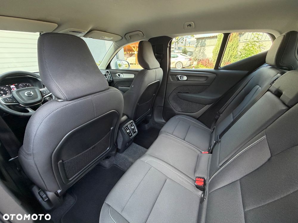 Volvo XC 40 B4 B AWD Momentum Pro - 11