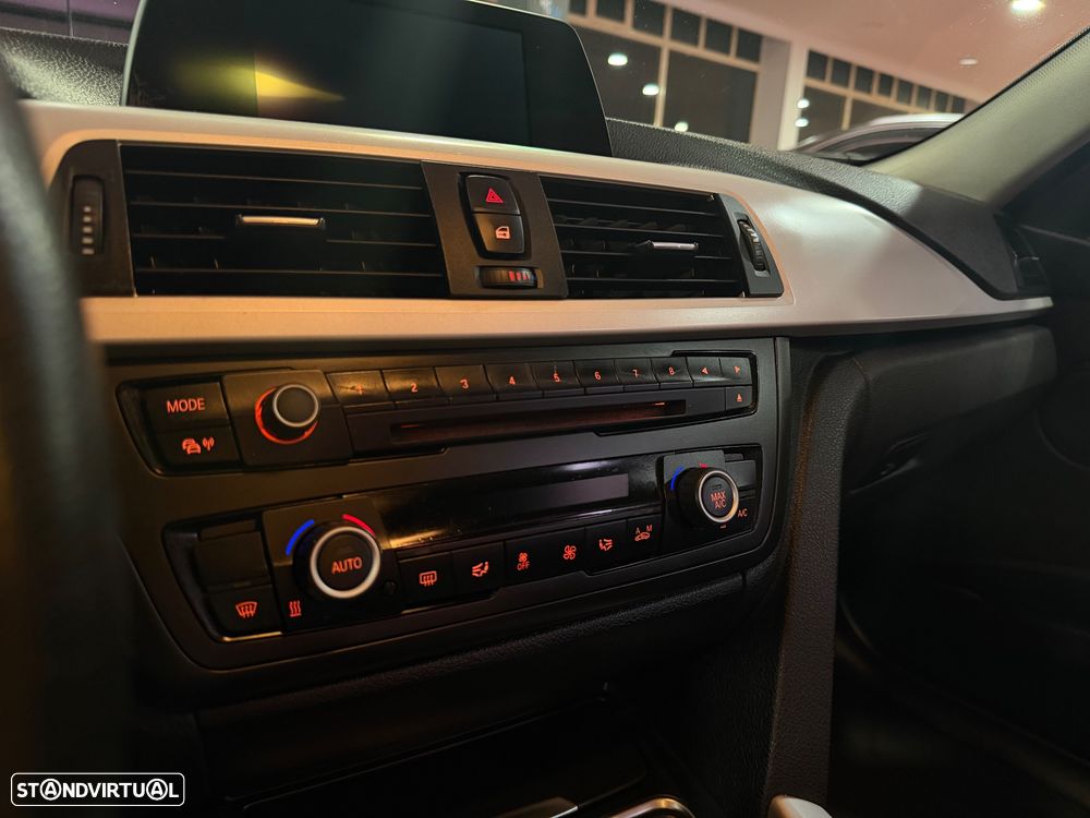 BMW 318 d Luxury Line - 13