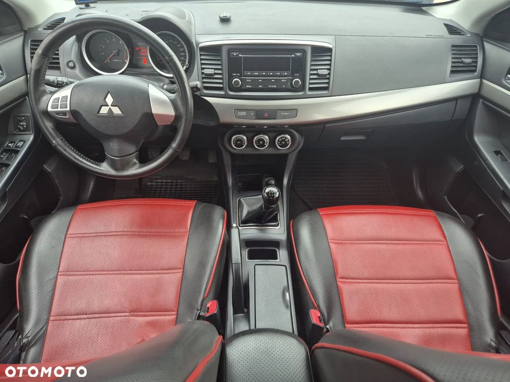 Mitsubishi Lancer 1.6 Intense - 11