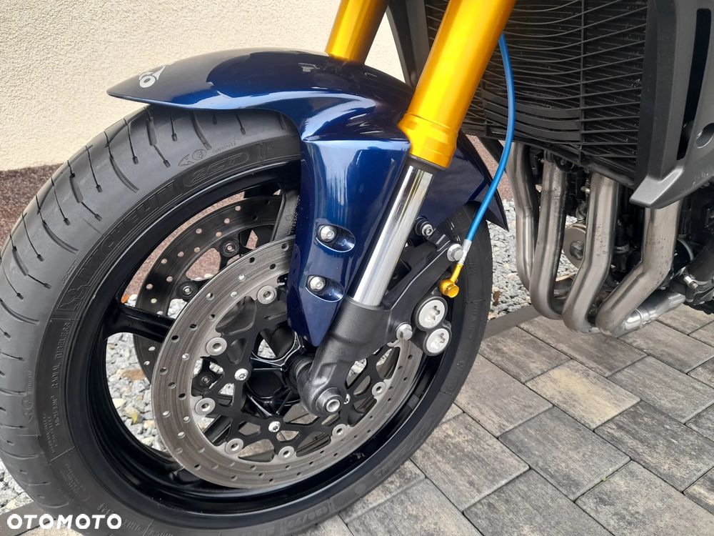 Yamaha FZ - 22