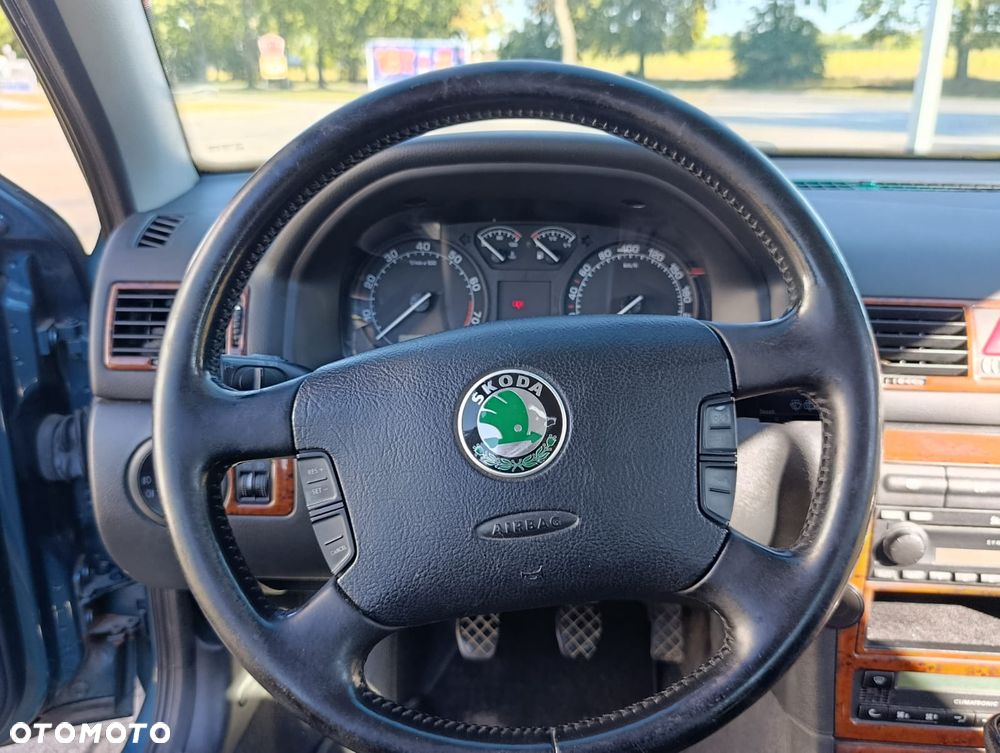 Skoda Octavia 1.8T Elegance - 15