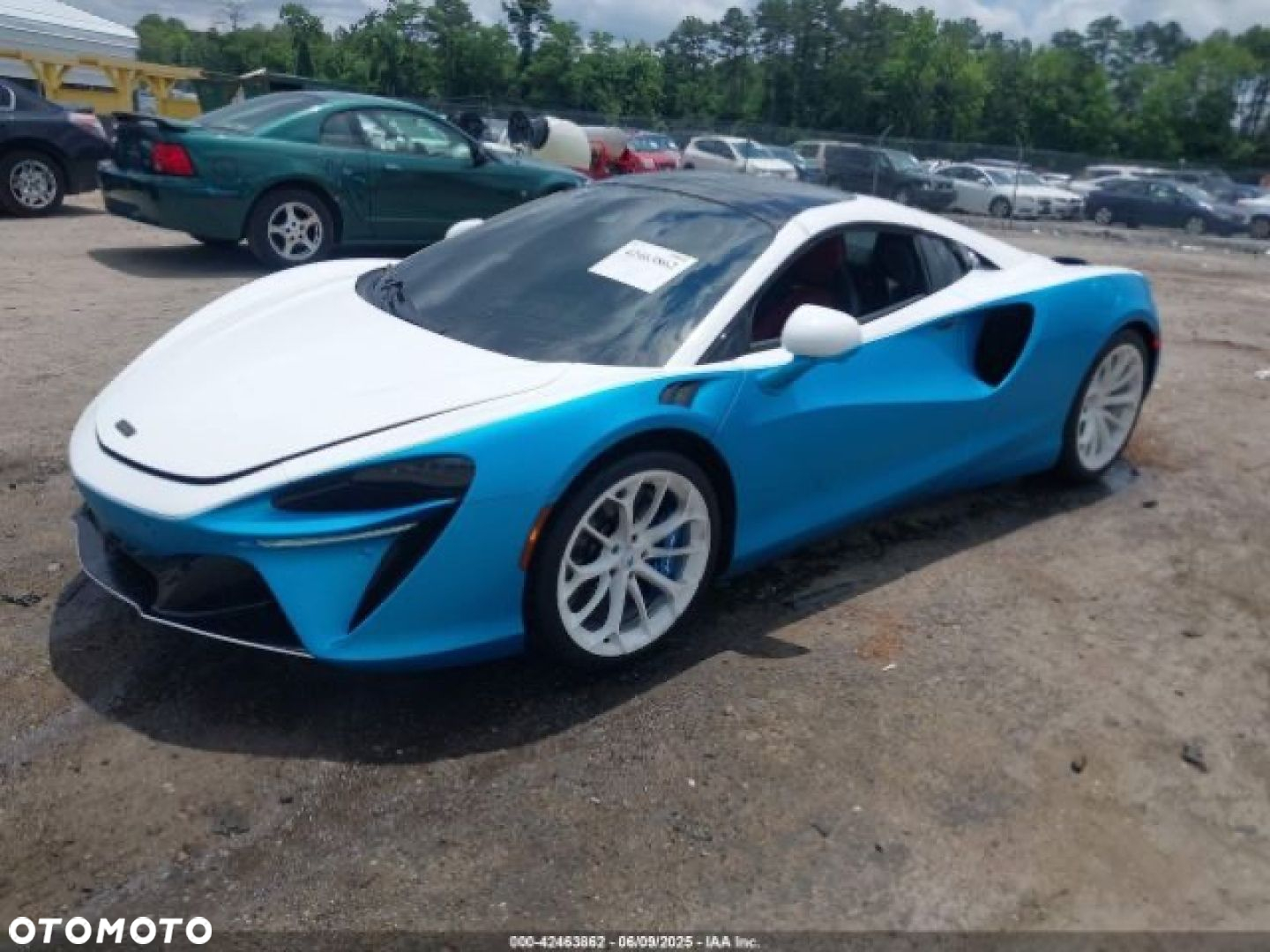 McLaren Artura - 2