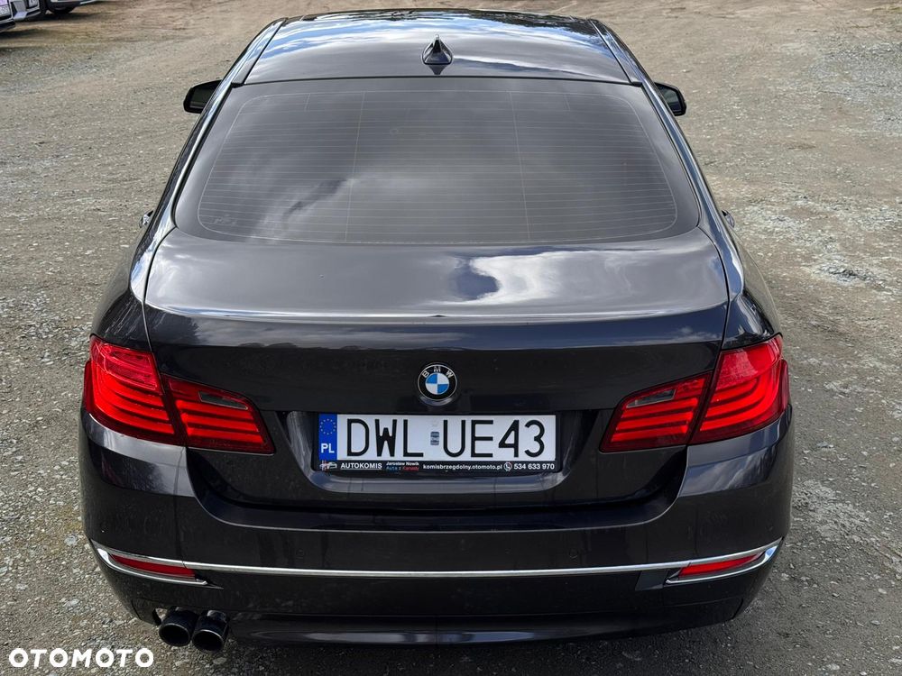 BMW Seria 5 528i xDrive Sport-Aut Luxury Line - 11
