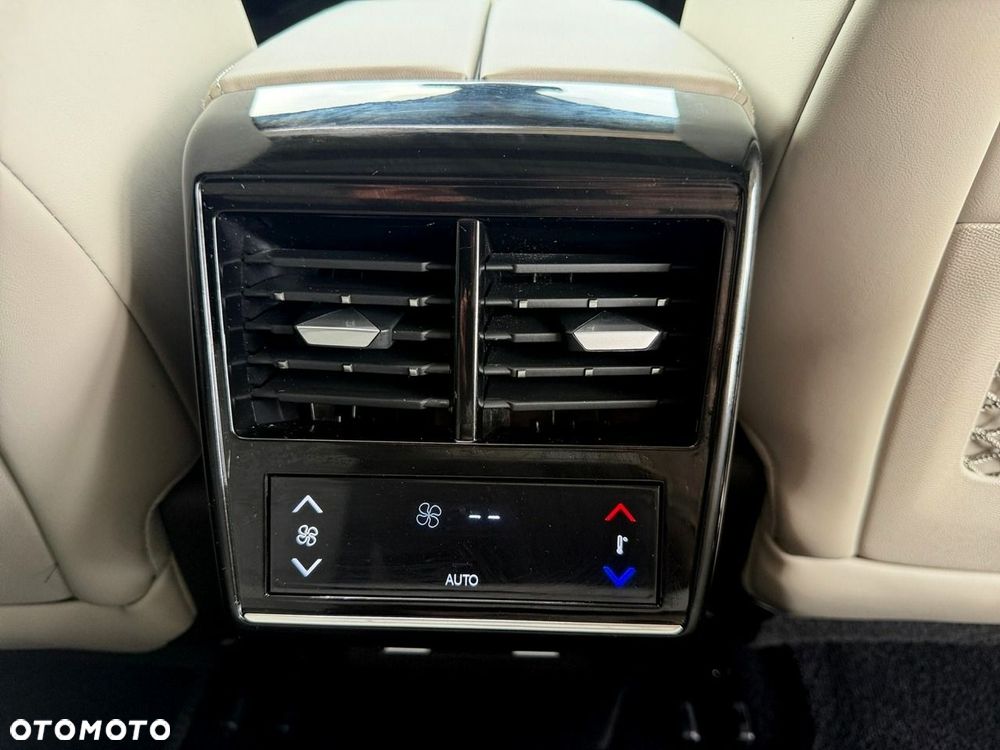 DS Automobiles DS 7 Crossback - 32