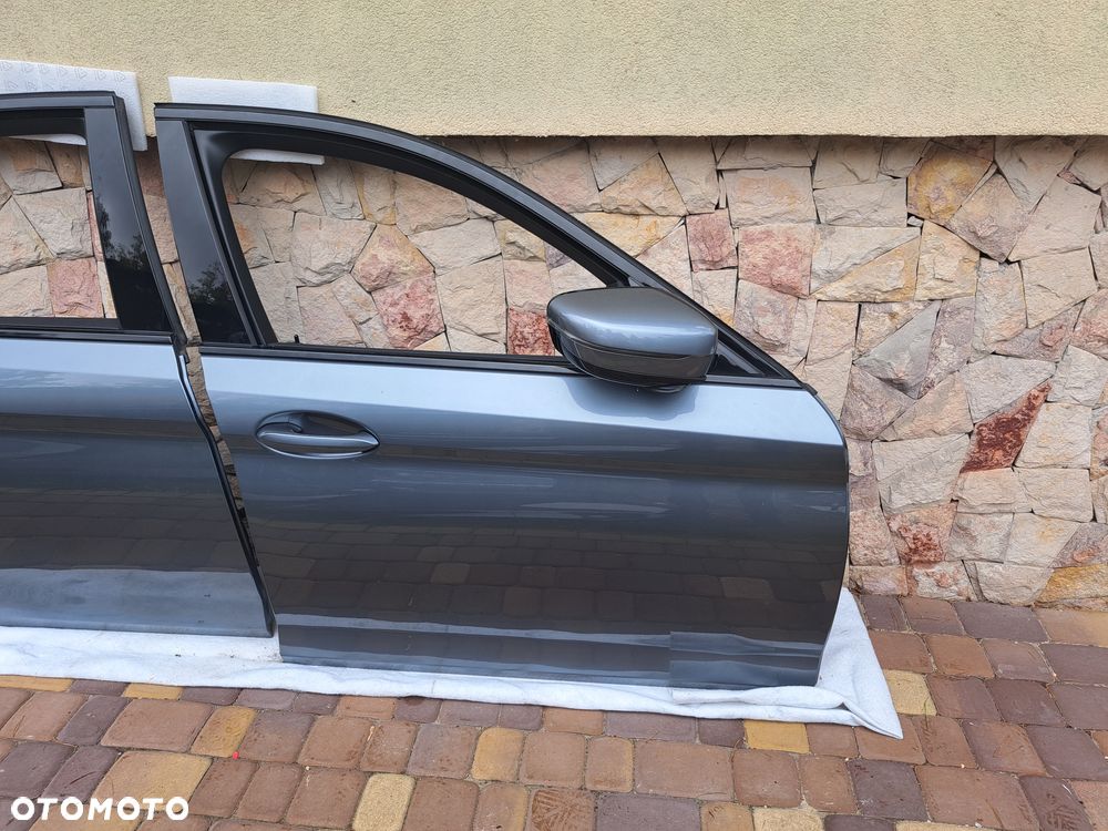 Drzwi prawe przód + tył BMW 5 g30 Blue stone C2Y  stan ideał bez rys - 3