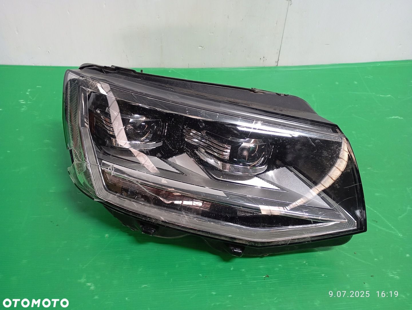 LAMPA PRZÓD PRZEDNIA PRAWA VW T6 MULTIVAN 7E1941036 uszkodzona - 1