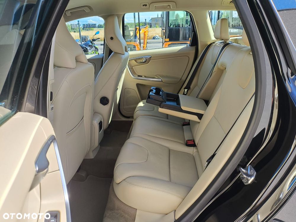 Volvo XC 60 D4 AWD Geartronic Summum - 22