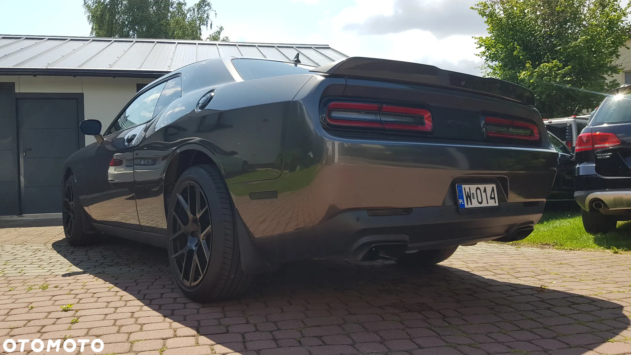 Dodge Challenger - 11