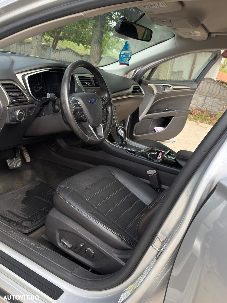 Ford Fusion - 7