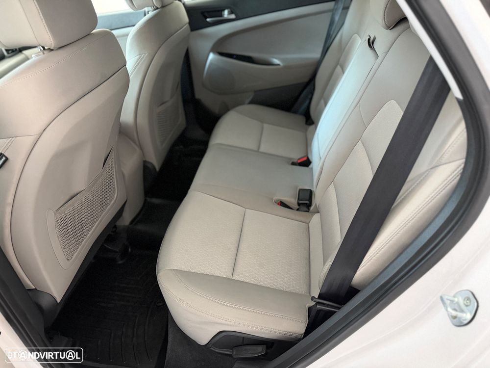 Hyundai Tucson 1.6 GDi 4WD DCT Trend - 28