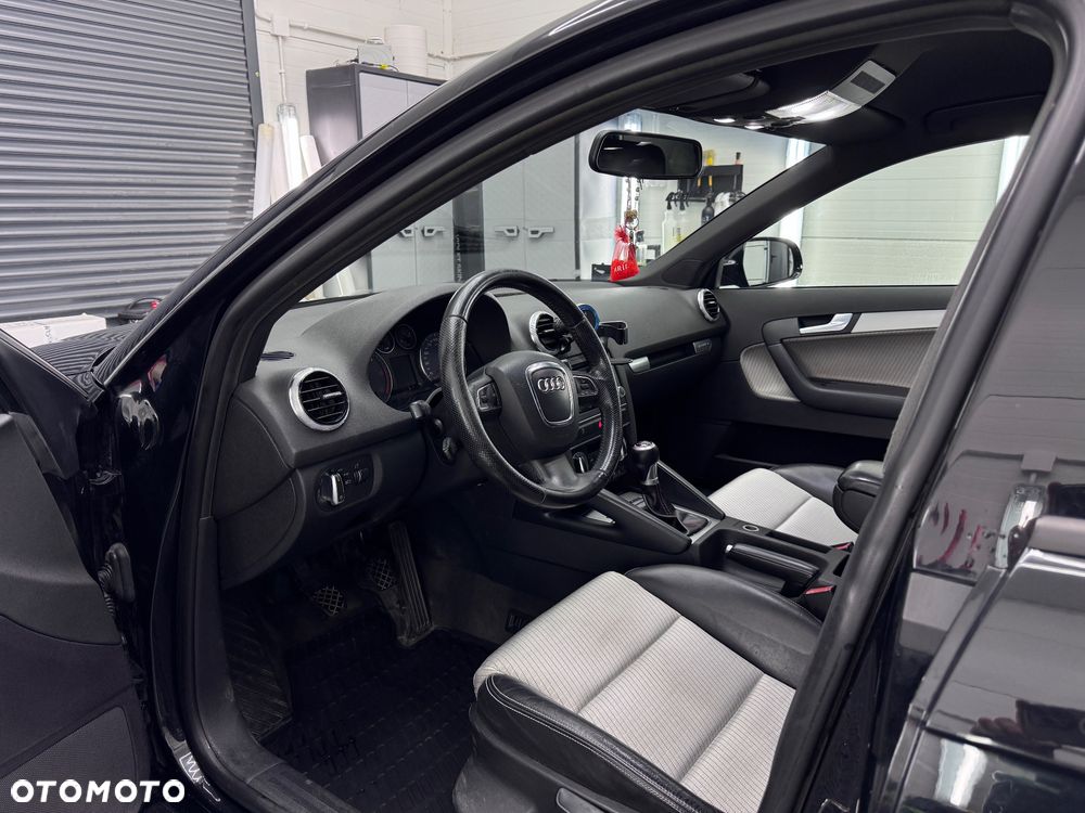 Audi A3 Sportback - 12