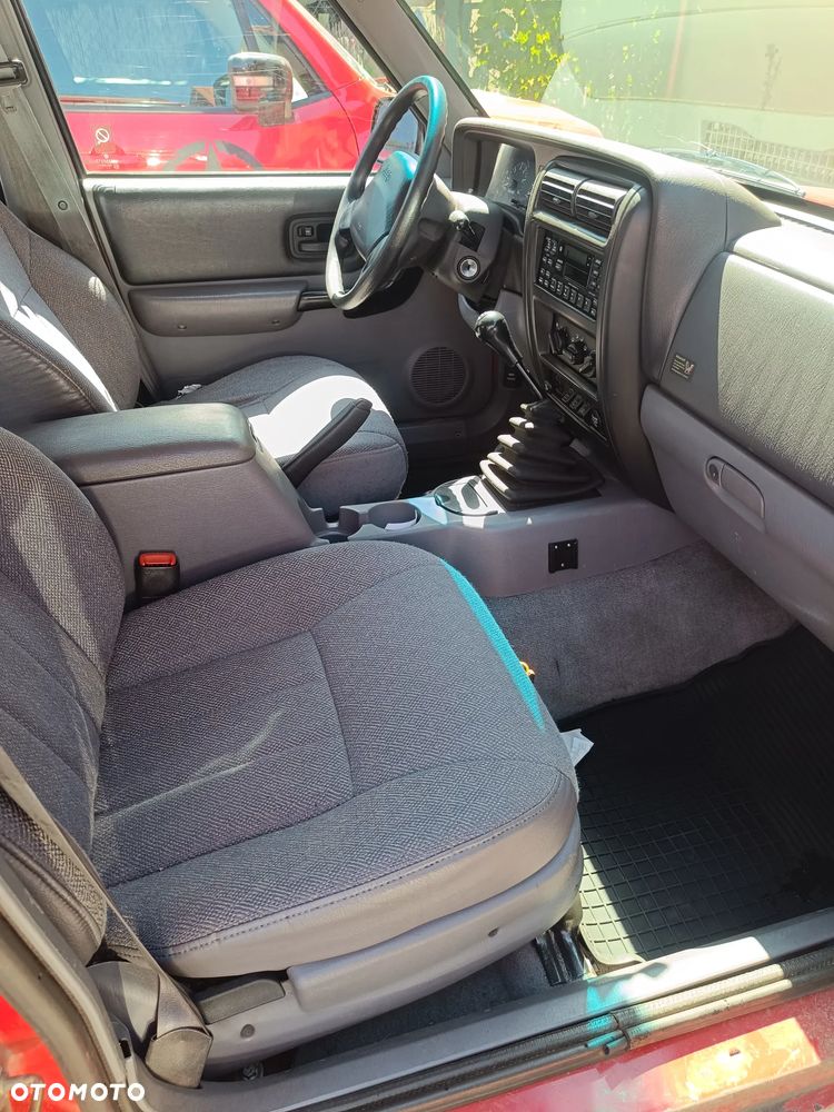 Jeep Cherokee 2.5 Sport - 23