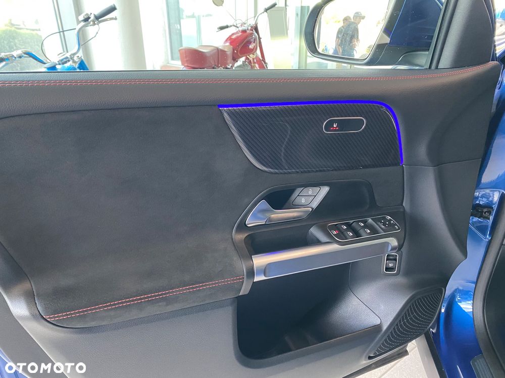 Mercedes-Benz GLB 200 AMG Line 7G-DCT - 21
