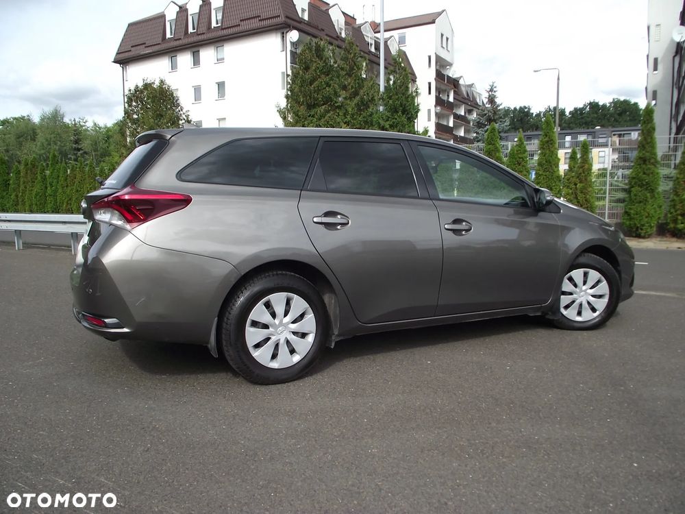 Toyota Auris 1.6 Classic Plus - 8