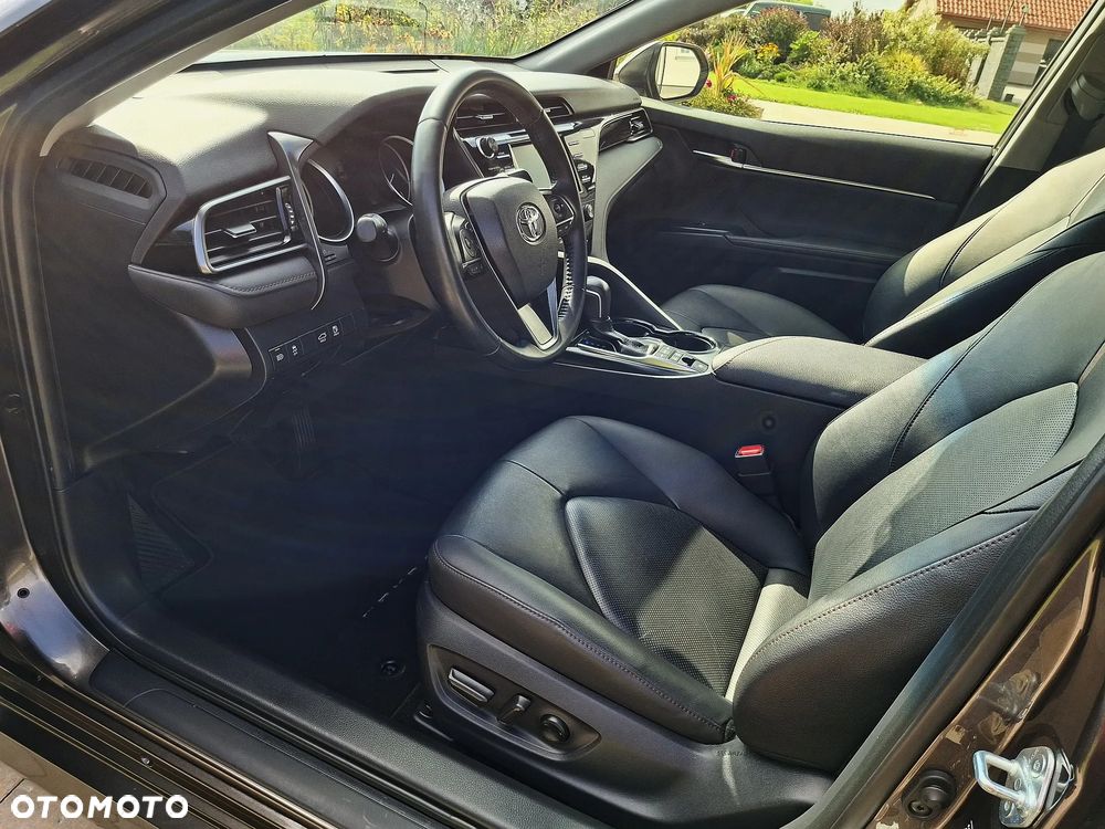 Toyota Camry - 13