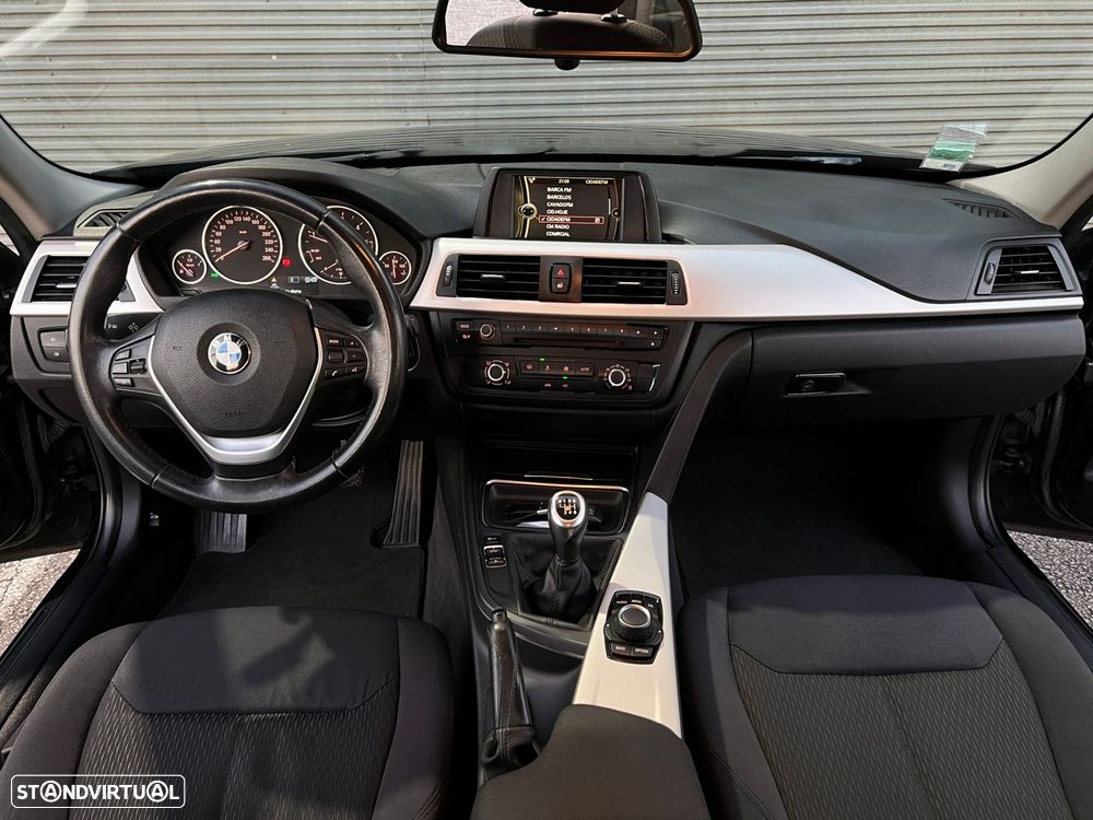 BMW 318 d Line Sport - 15