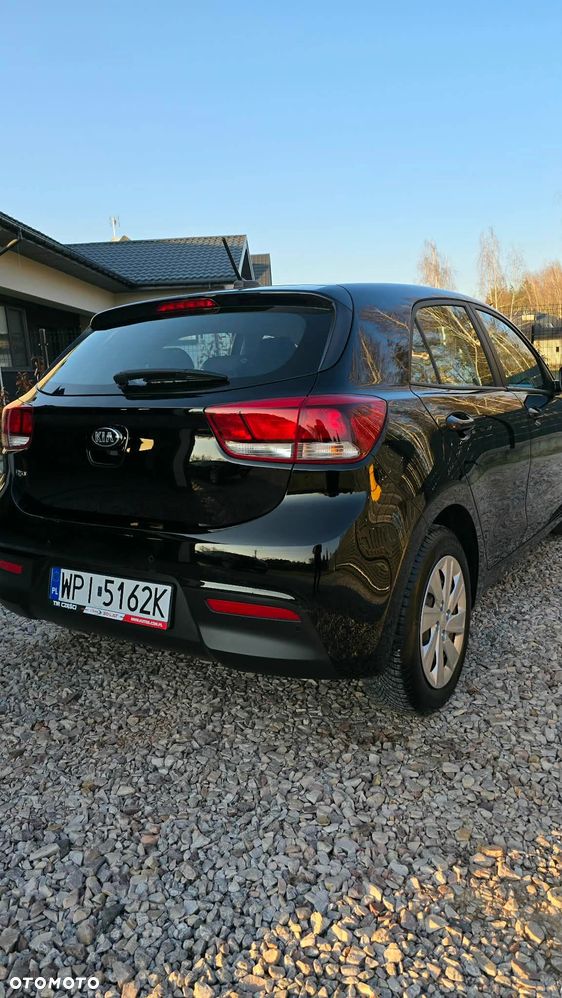 Kia Rio 1.2 L - 3