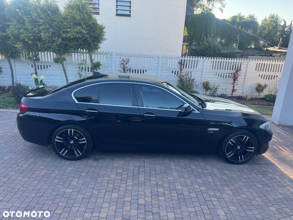BMW Seria 5 528i xDrive - 12