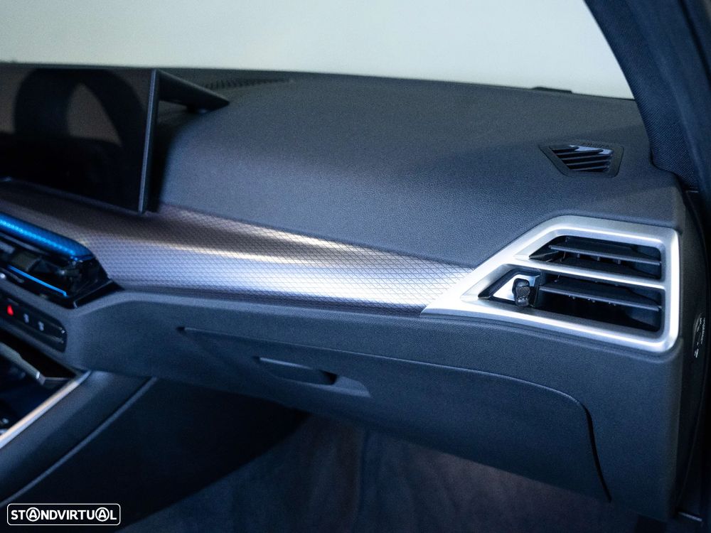 BMW 320 d Pack Desportivo M Auto - 22