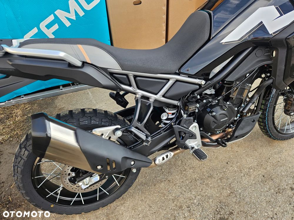 CFMoto MT - 18