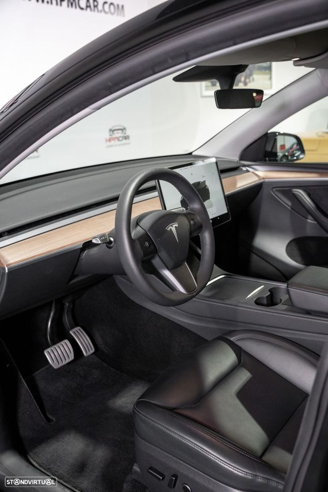 Tesla Model Y Performance Dual Motor AWD - 18