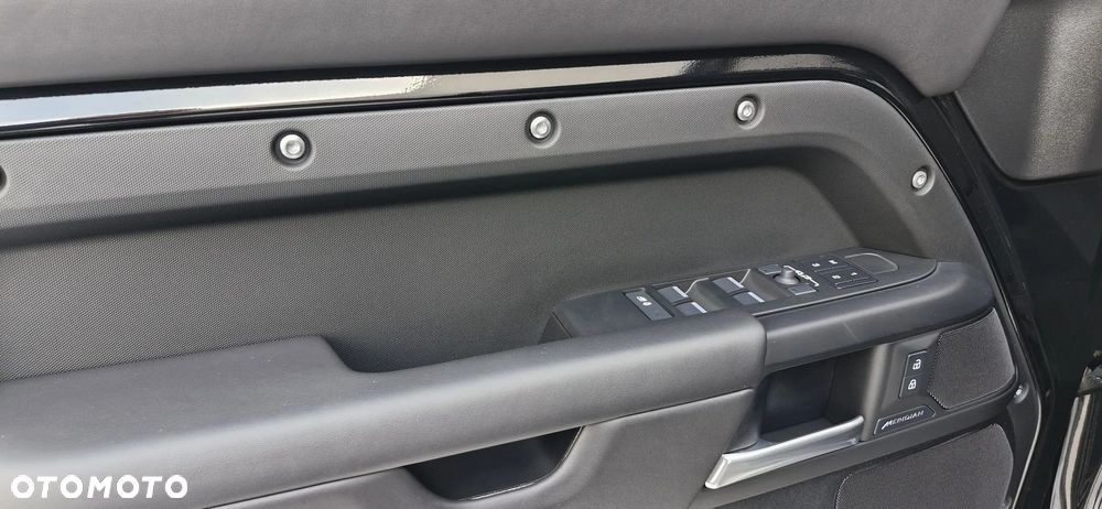 Land Rover Defender 3.0 D250 mHEV X-Dynamic HSE - 8