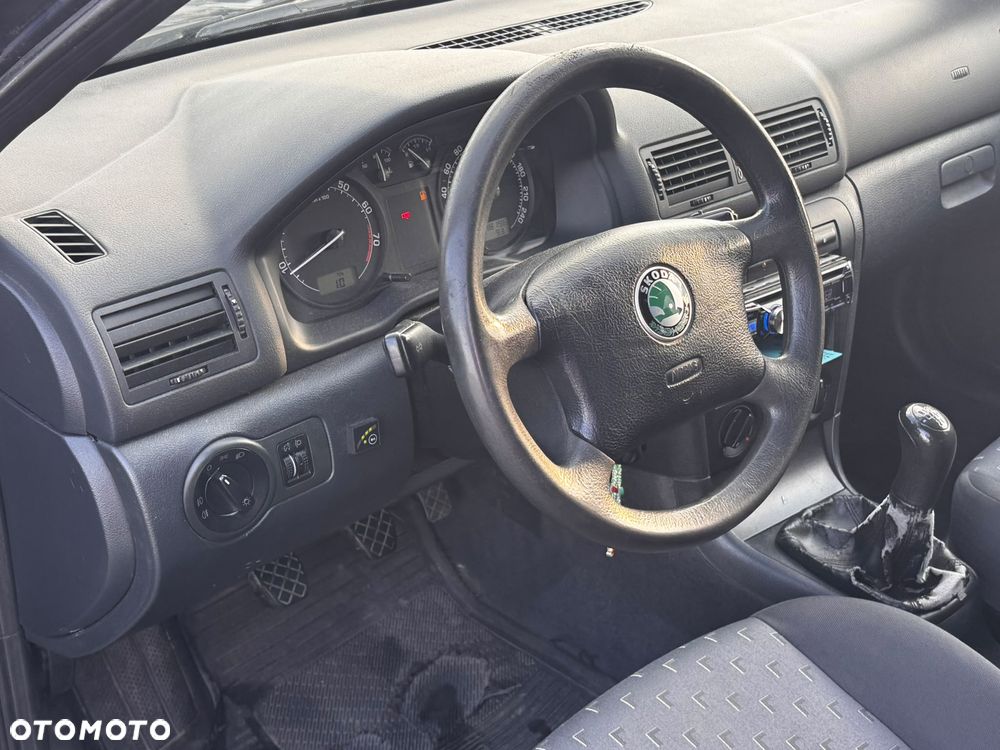 Skoda Octavia 2.0 Ambiente - 8
