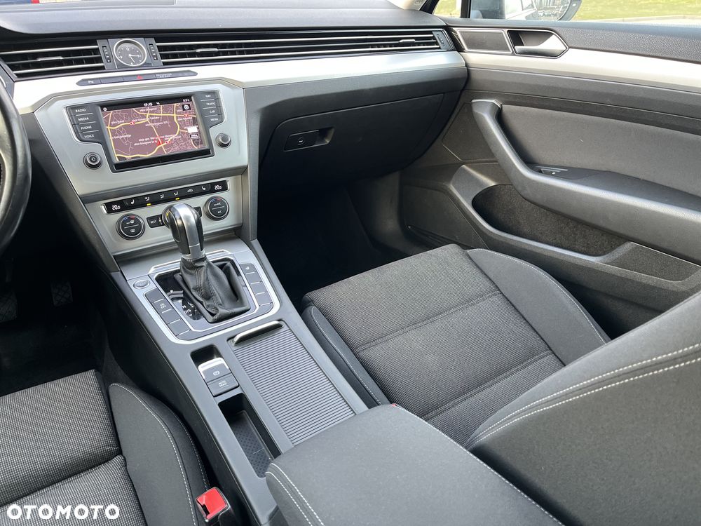 Volkswagen Passat - 24