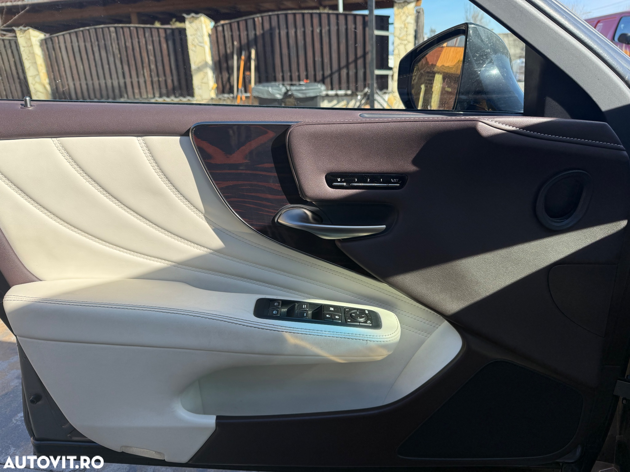Lexus Seria LS 600h - 6