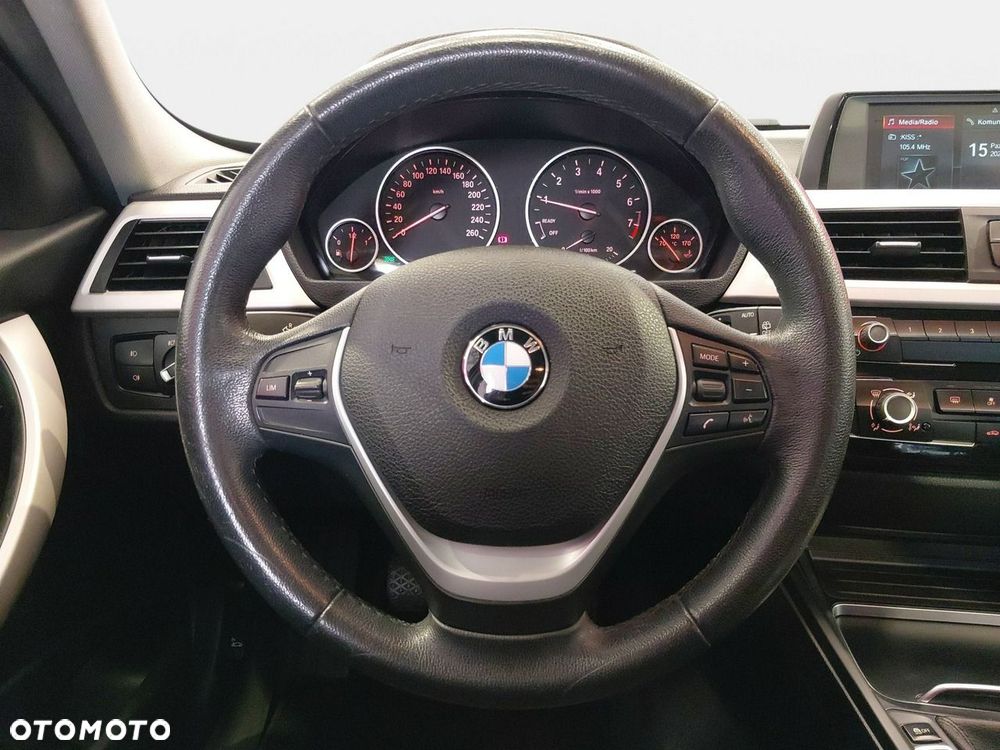 BMW Seria 3 318i - 17