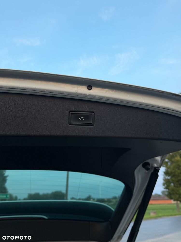 Volkswagen Tiguan 2.0 TDI SCR DSG R-Line - 19