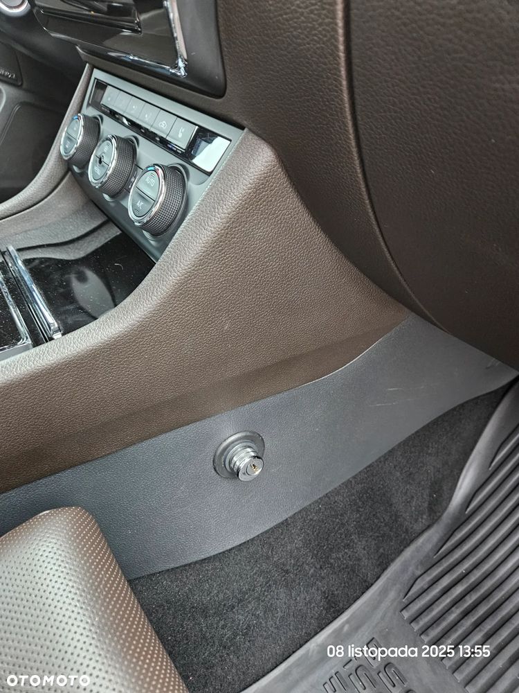 Skoda Superb 2.0 TDI L&K DSG - 18