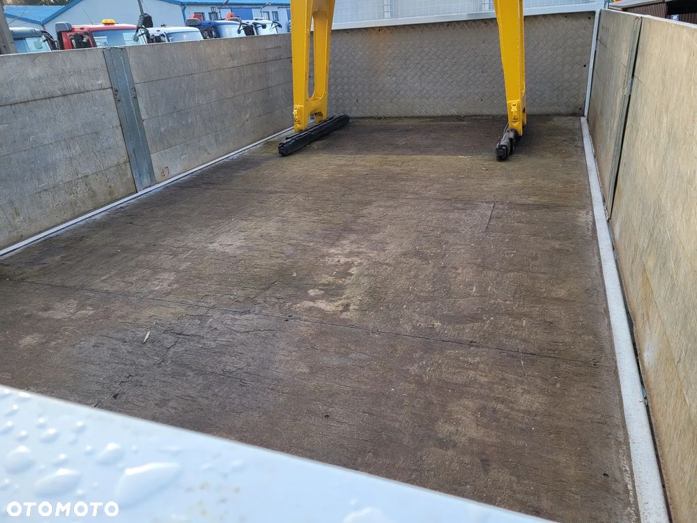 Mercedes-Benz AXOR 1833 330KM // HDS ŻURAW DŹWIG // KRÓTKI ROZSTAW // WYSOKA BURTA // MOŻLIWA WYWROTKA KIPER - 15