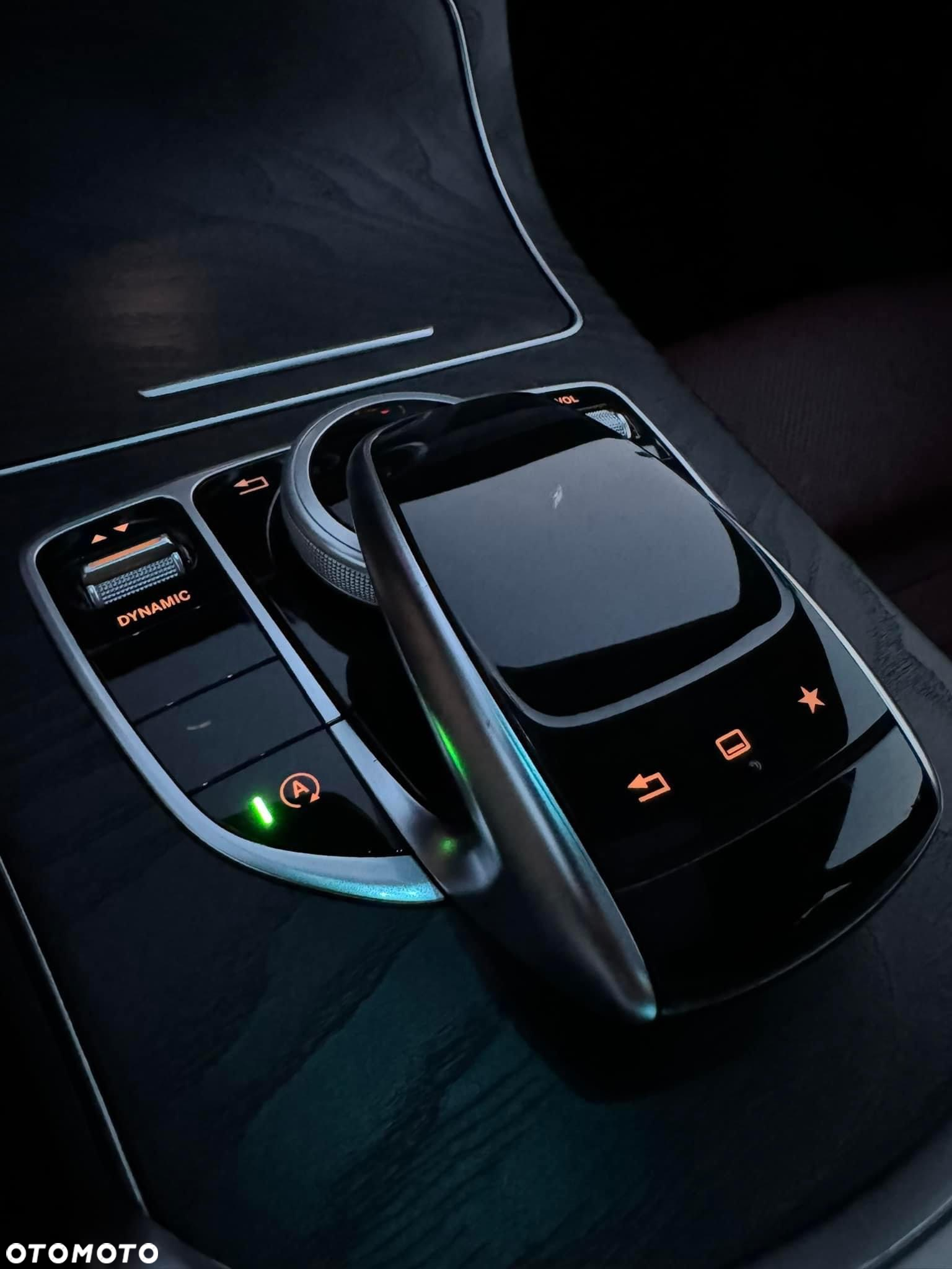 Mercedes-Benz Klasa C 300 Coupe 7G-TRONIC AMG Line - 20