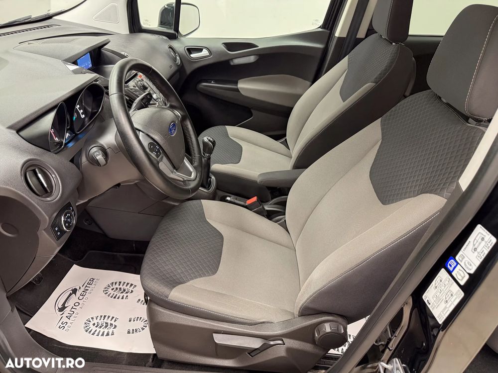 Ford Tourneo Courier 1.0 EcoBoost Titanium - 19