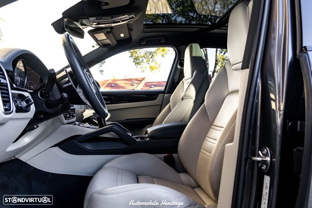 Porsche Cayenne - 20