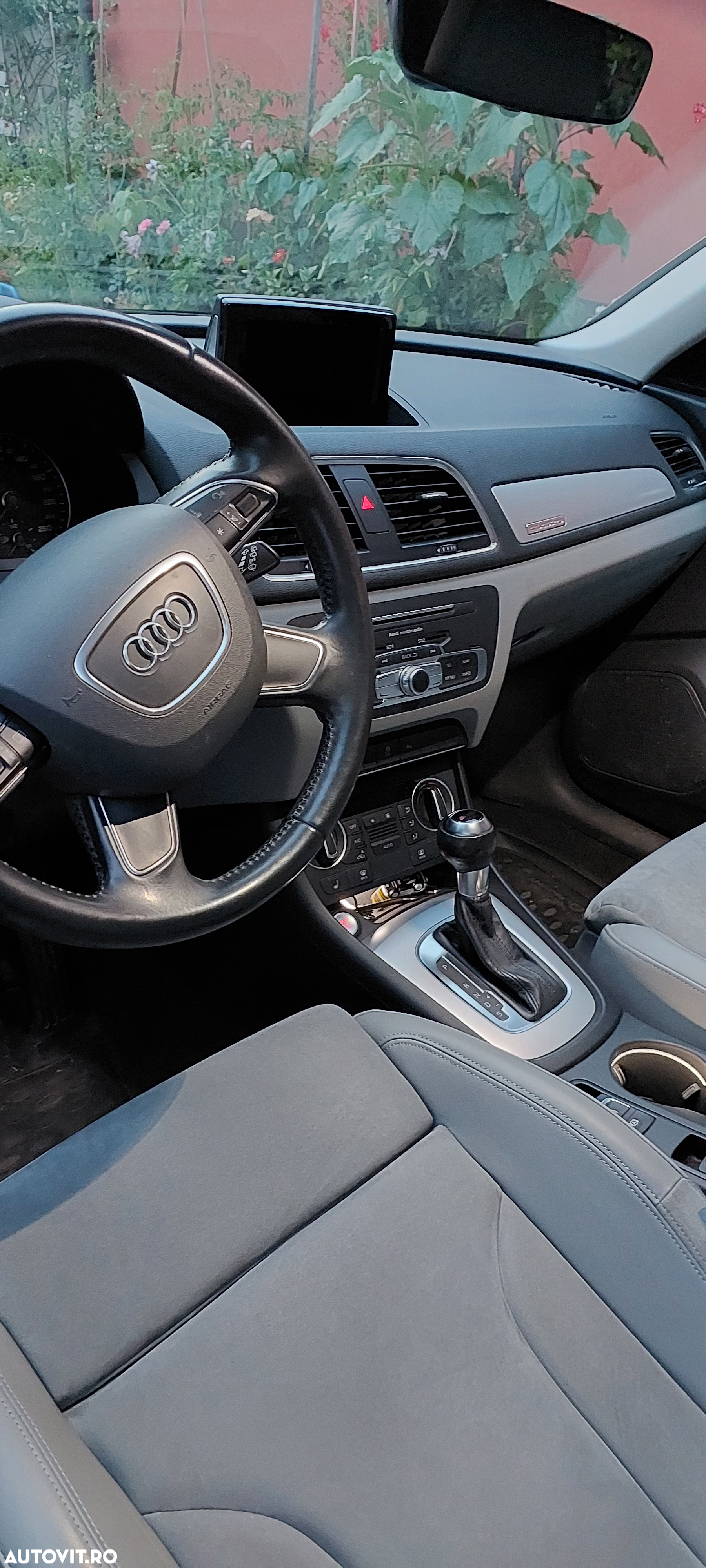 Audi Q3 35 TDI quattro S tronic S line - 10