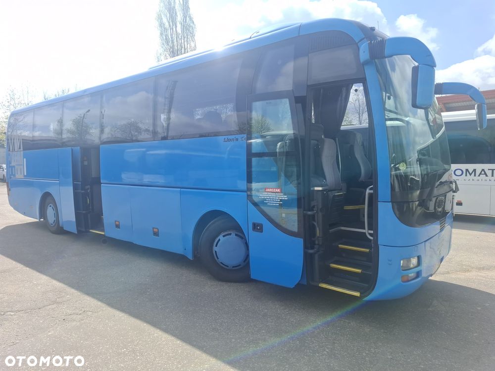 MAN LION'S COACH - 14