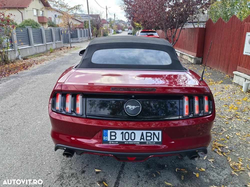 Ford Mustang - 25